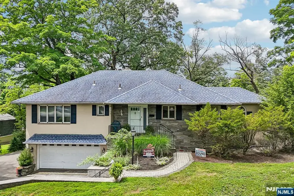 695 Berdan Avenue, Wayne