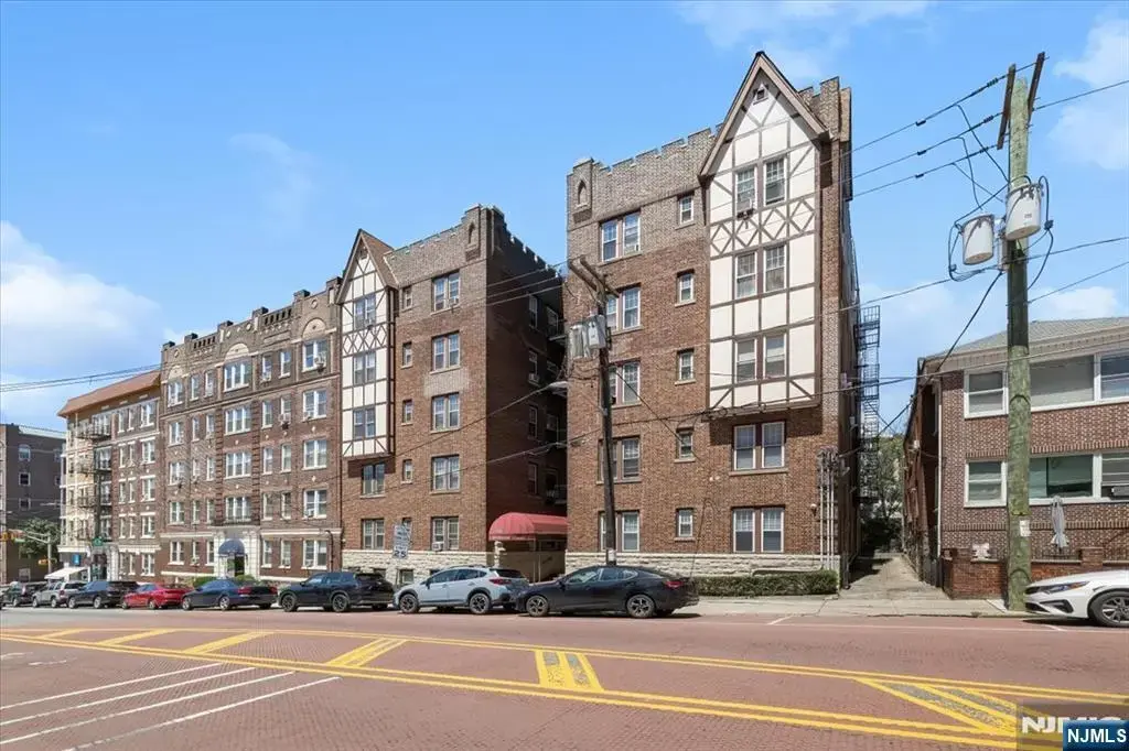 6015 E Blvd 1b, West New York