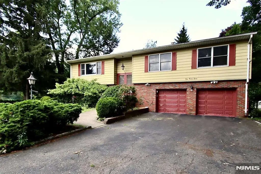 5-27 Dorothy, Fair Lawn