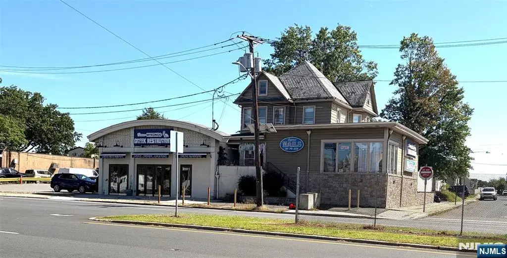 236 Broadway, Elmwood Park