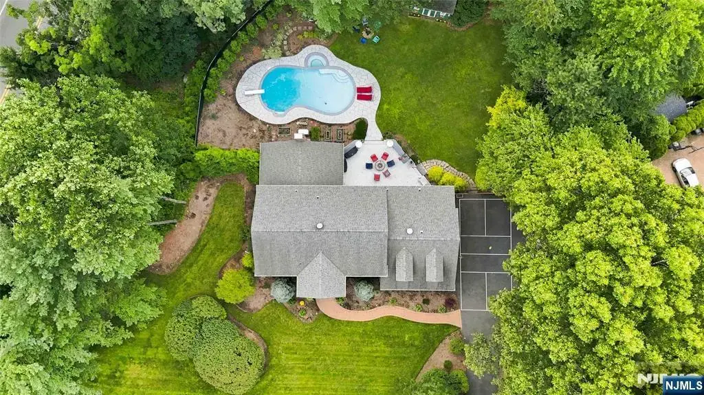 700 Oak Lane, Franklin Lakes