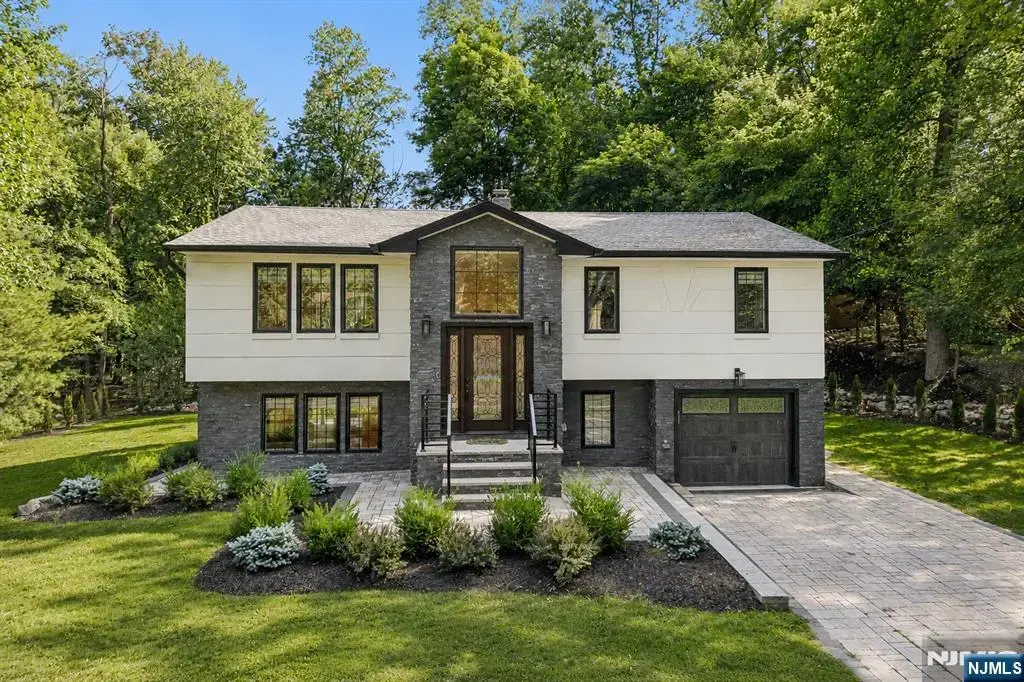 12 Parker Place, Upper Saddle River