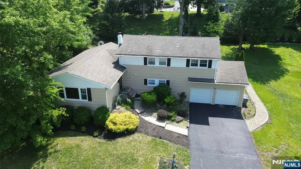 260 Saint Cloud Avenue, West Orange