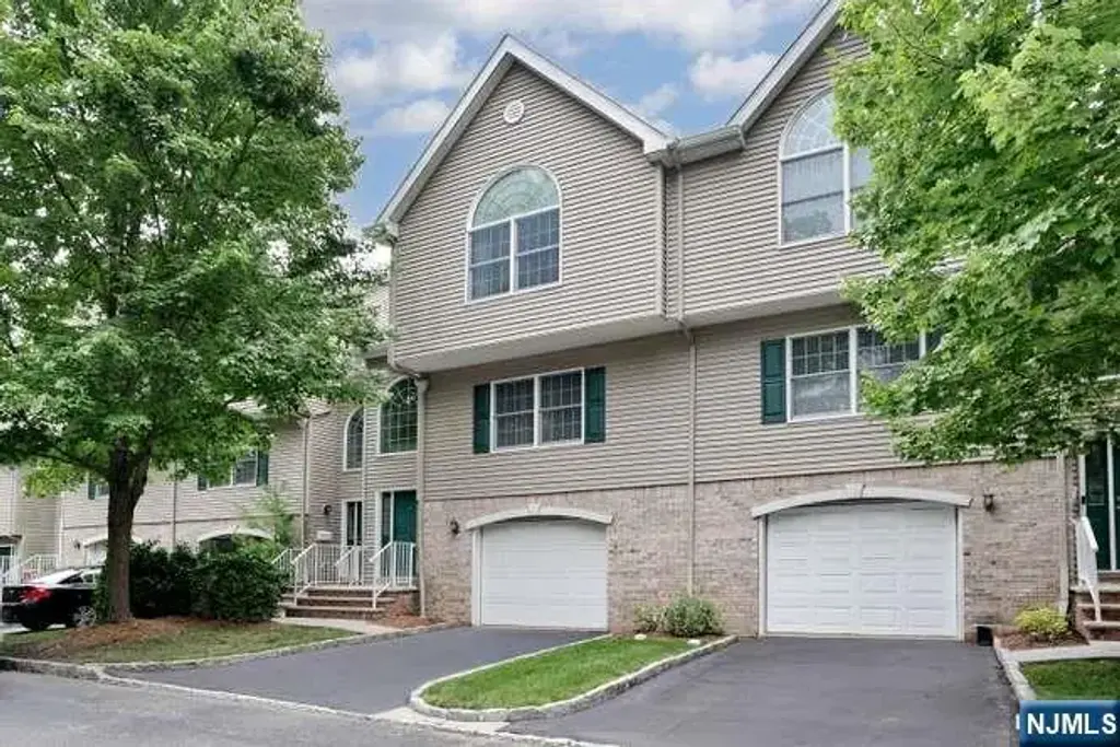 90 Elm, Allendale