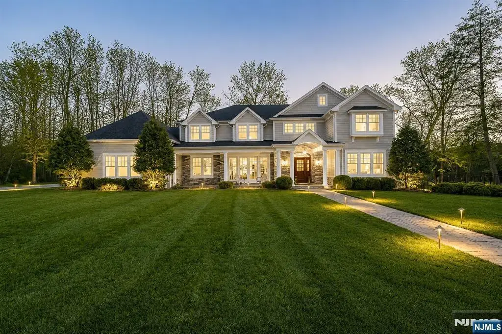 106 Koch Lane, Old Tappan