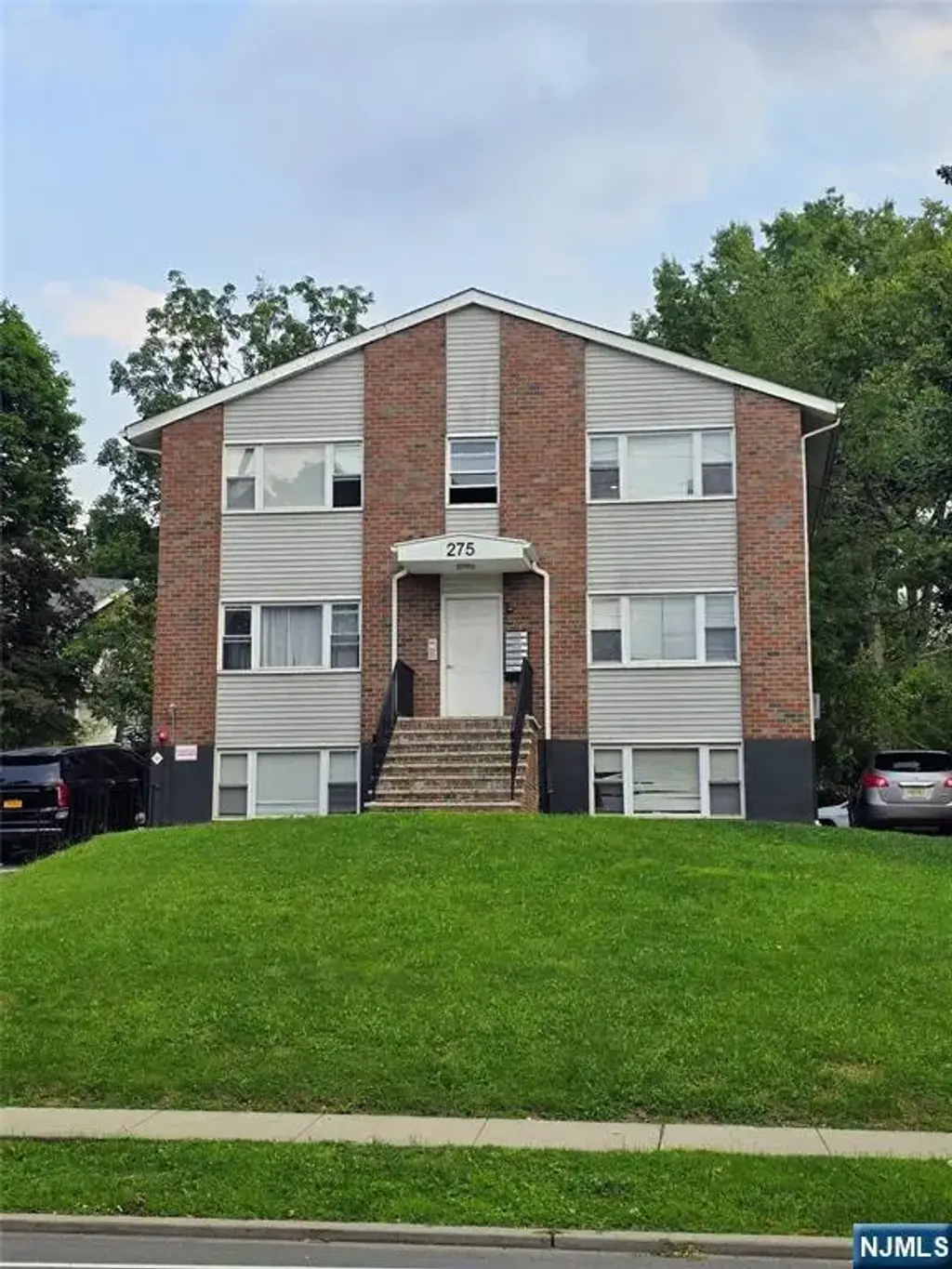 275 Grand Avenue, Leonia