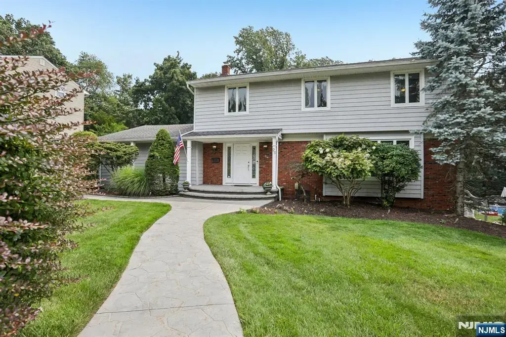 26 Almroth Drive, Wayne