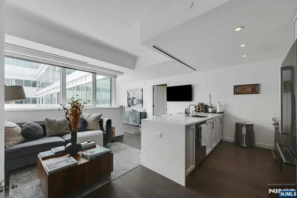 800 Ave At Port Imperial 910, Weehawken