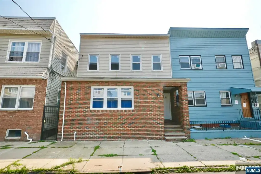210 Sanford 2, Kearny