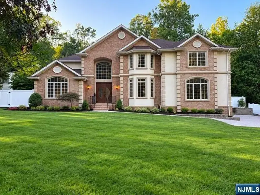 14 O Shaughnessy Lane, Closter