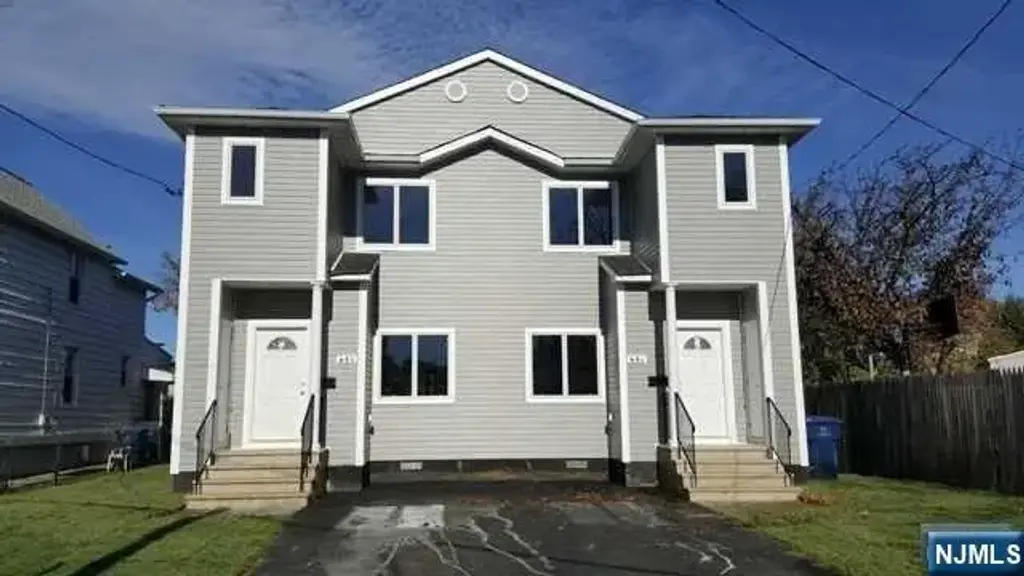 46 Blauvelt Place, Hackensack