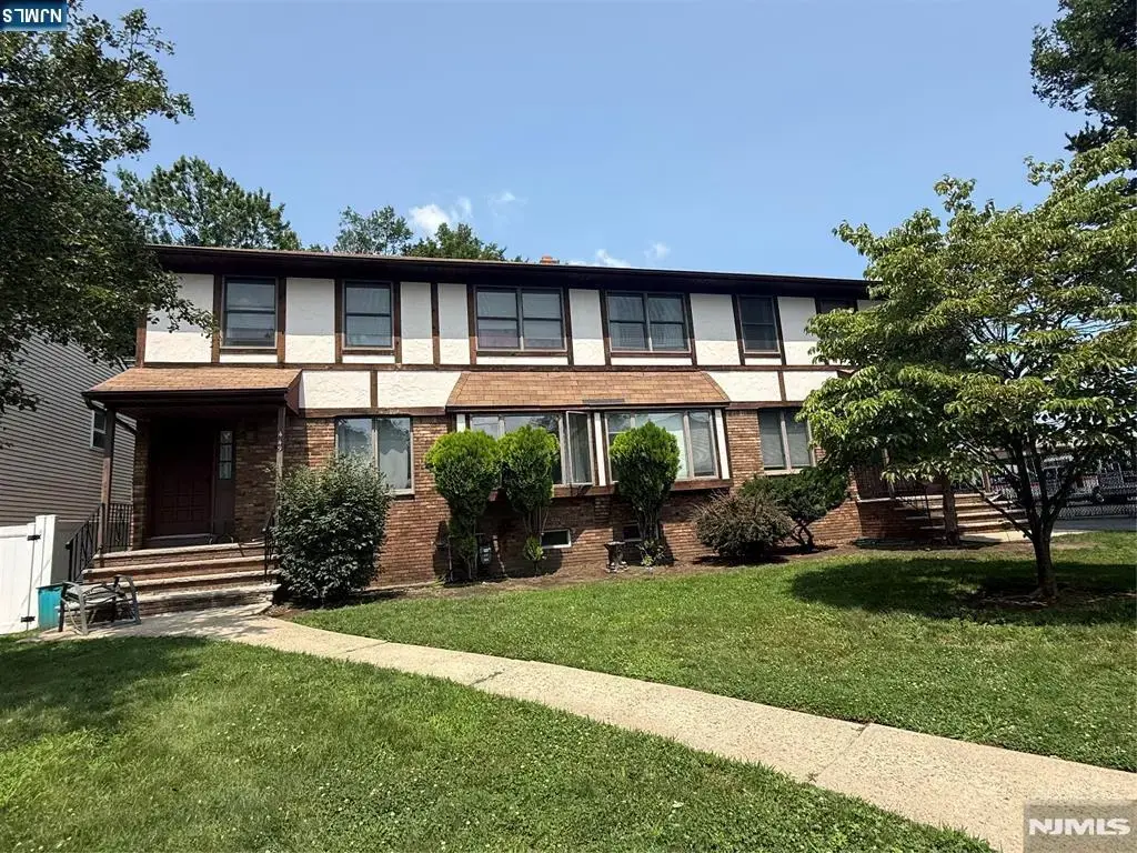 449 Lawrence, Maywood