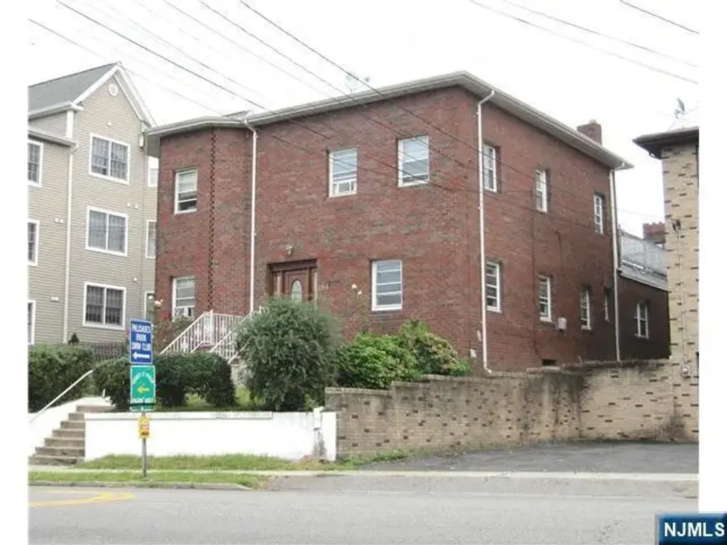264 Grand Avenue, Palisades Park