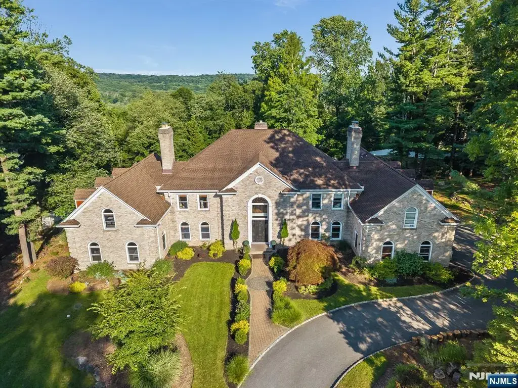 25 Wilshire Drive, Sparta