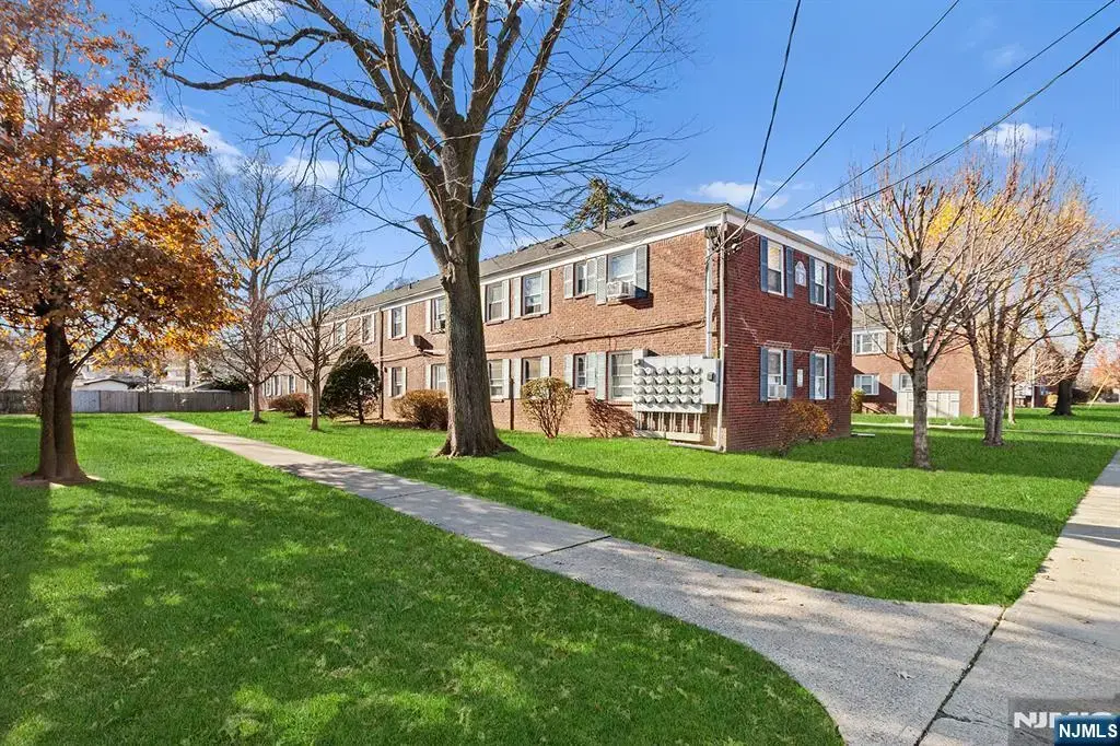 28 Sheffield E7, Englewood