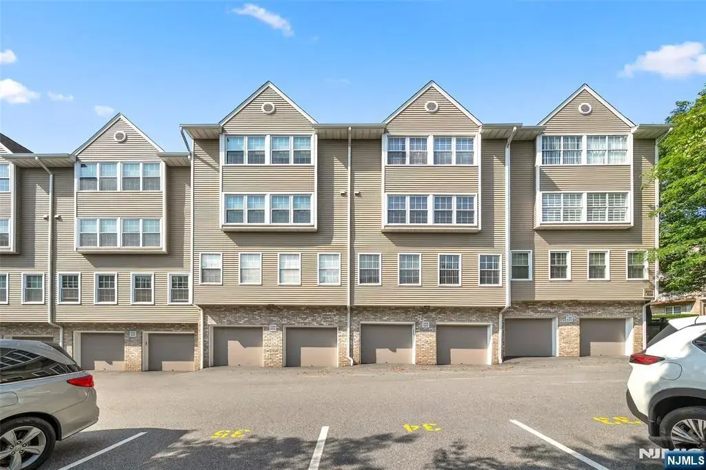 531 Windsor Drive, Palisades Park