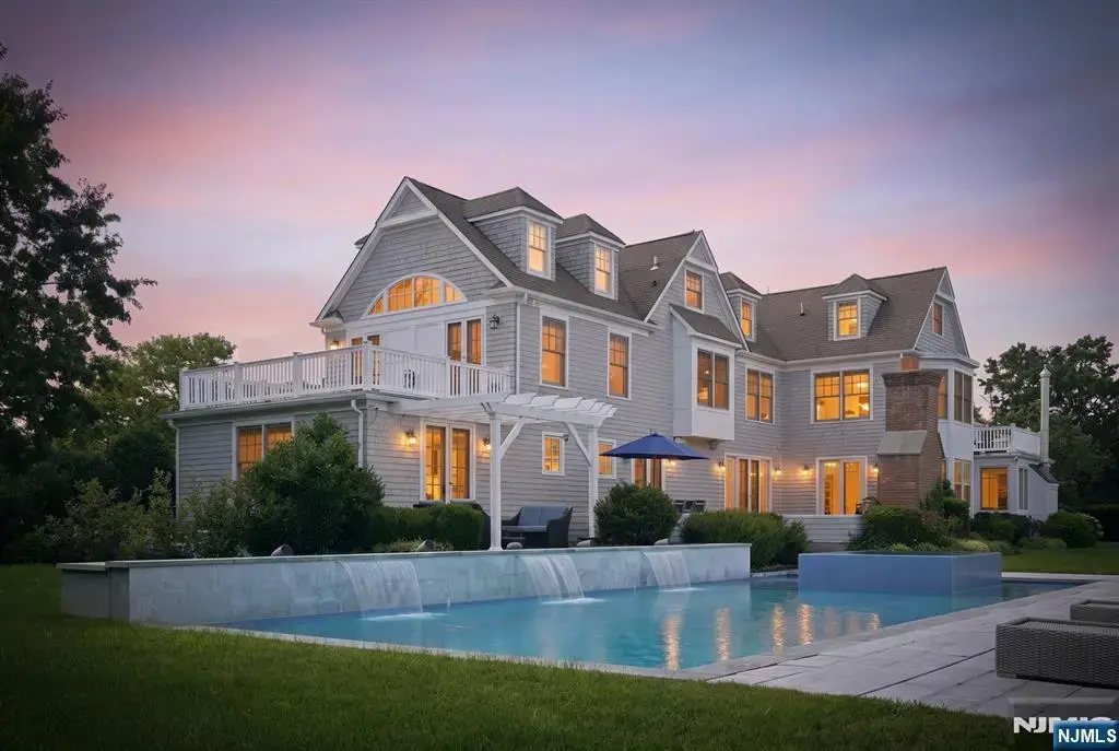 13 Rivers Edge Drive, Rumson