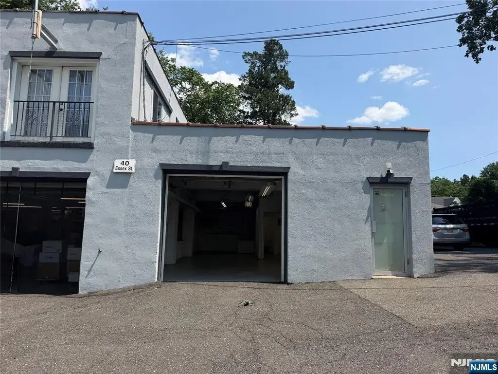 40 Essex, Rochelle Park