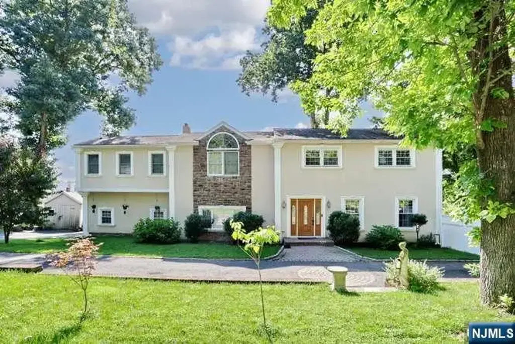 61 Intervale Road, Par-troy Hills Twp.