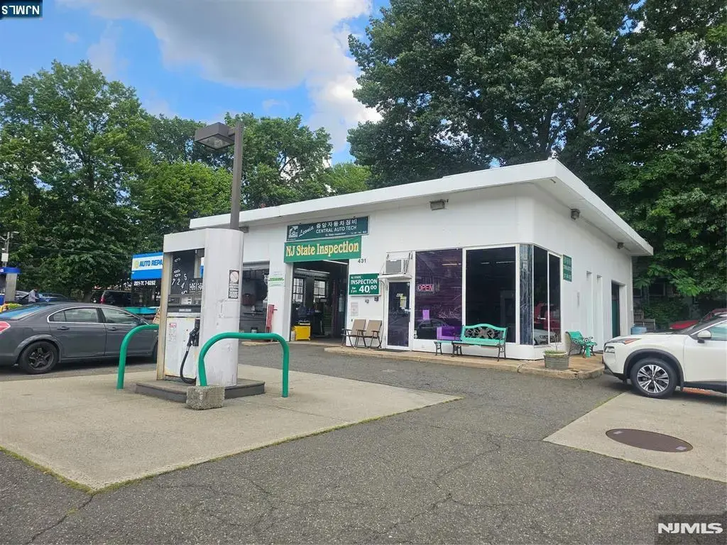431 Broad Avenue, Leonia