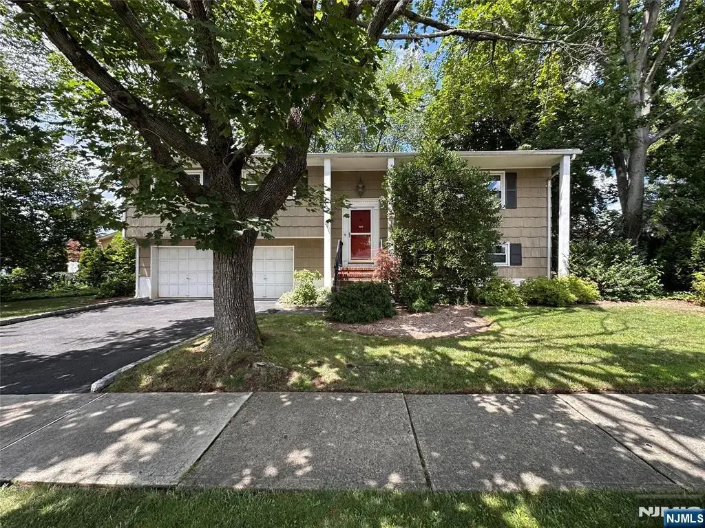 7-01 Bellair Avenue, Fair Lawn
