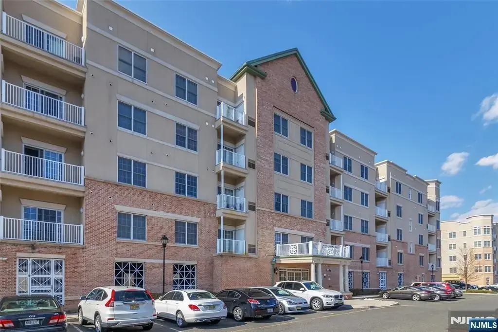 3203 Windsor Park Court 203, Englewood