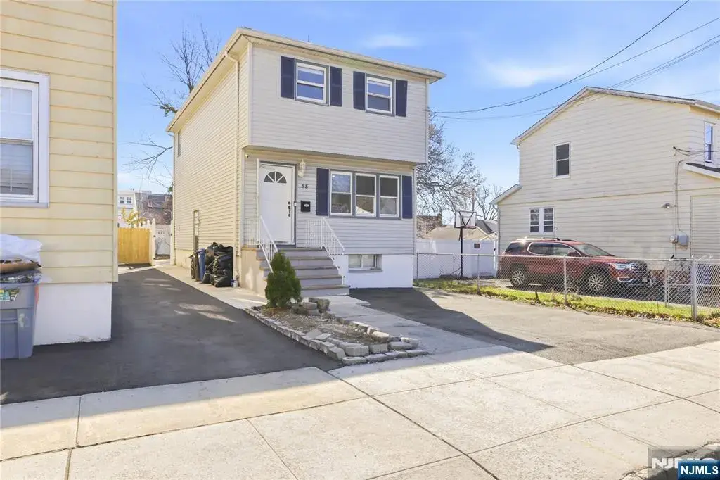 88 Columbus Avenue, Belleville