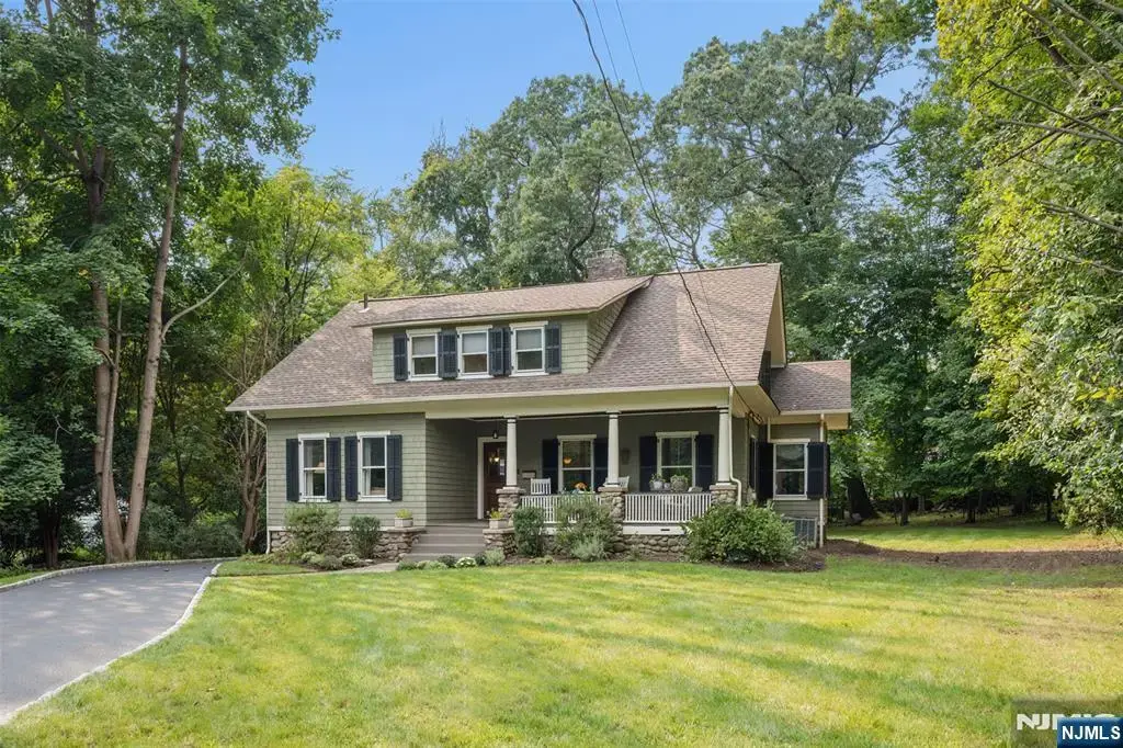 29 Beech Road, Glen Rock
