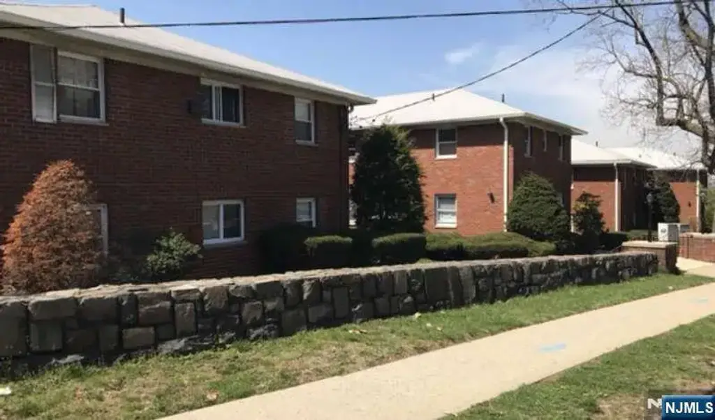 61 Bergen 8b, Palisades Park