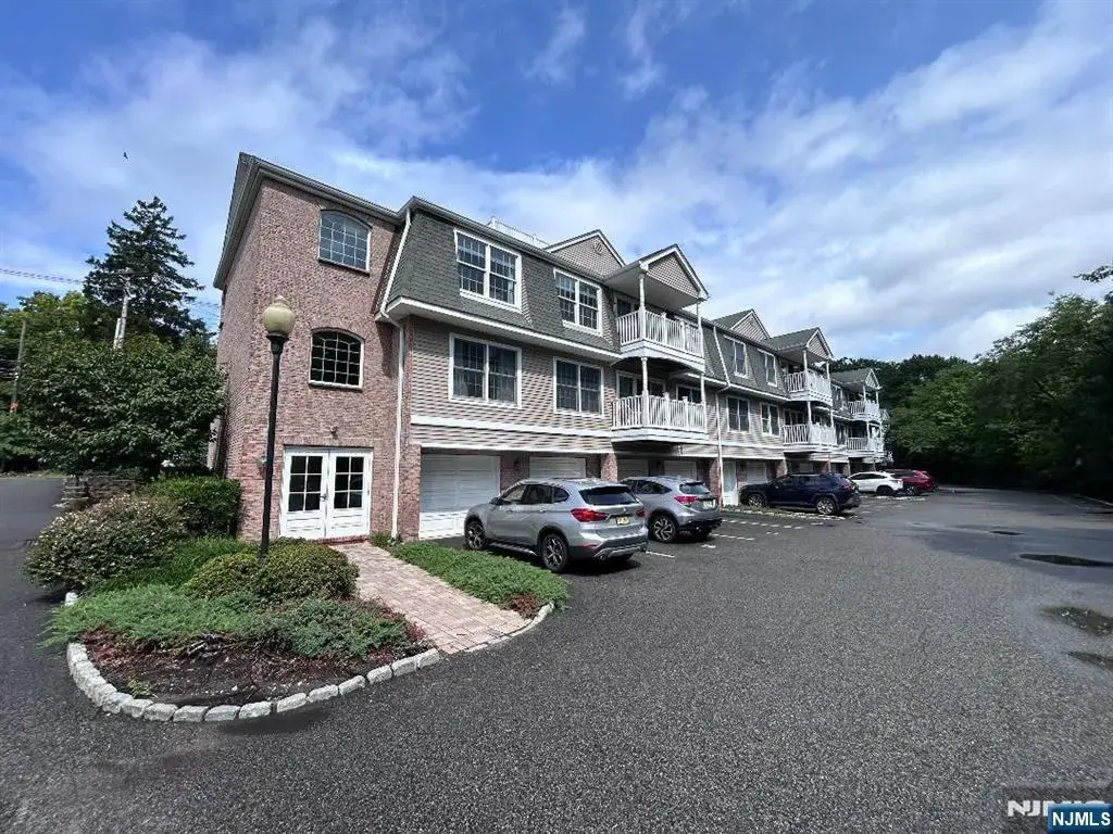 200 Central Park Place, Ramsey