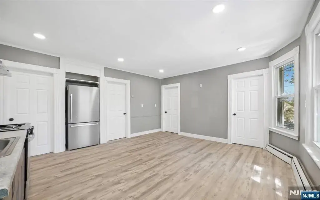 7 Belle 2, Paterson