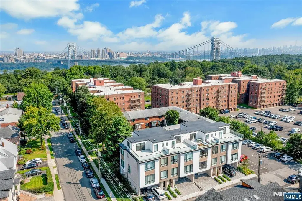 2282 7th Street, Fort Lee