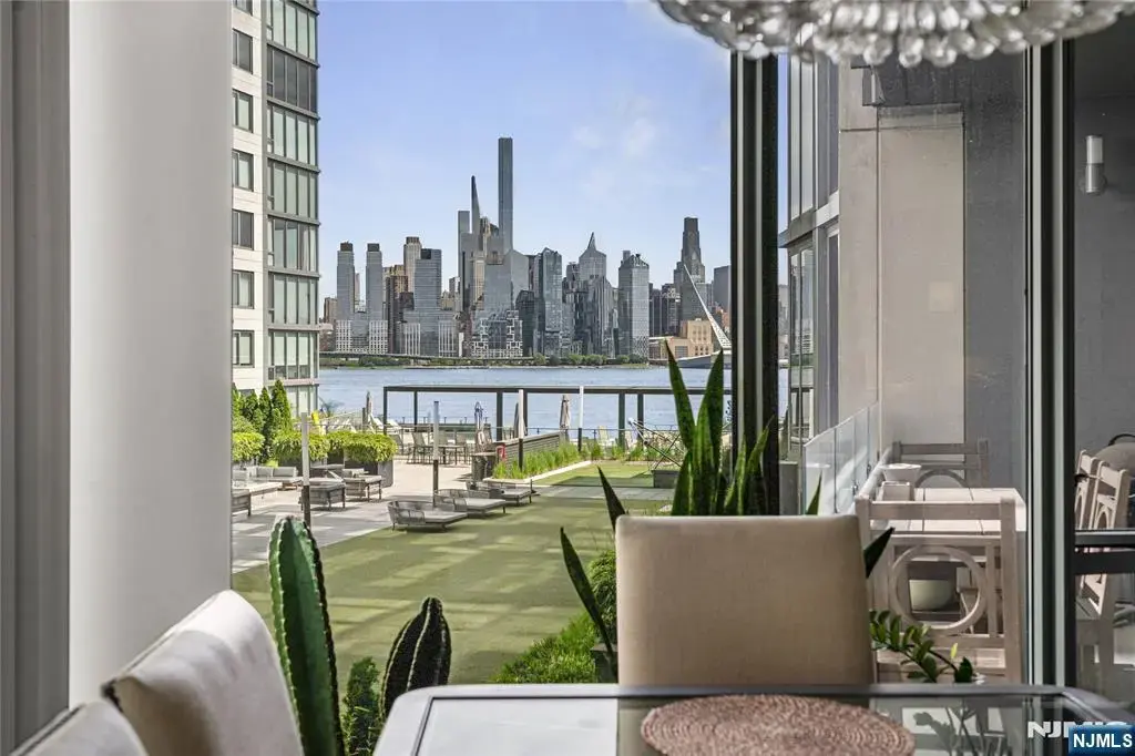 9 Ave At Port Imperial 414, West New York