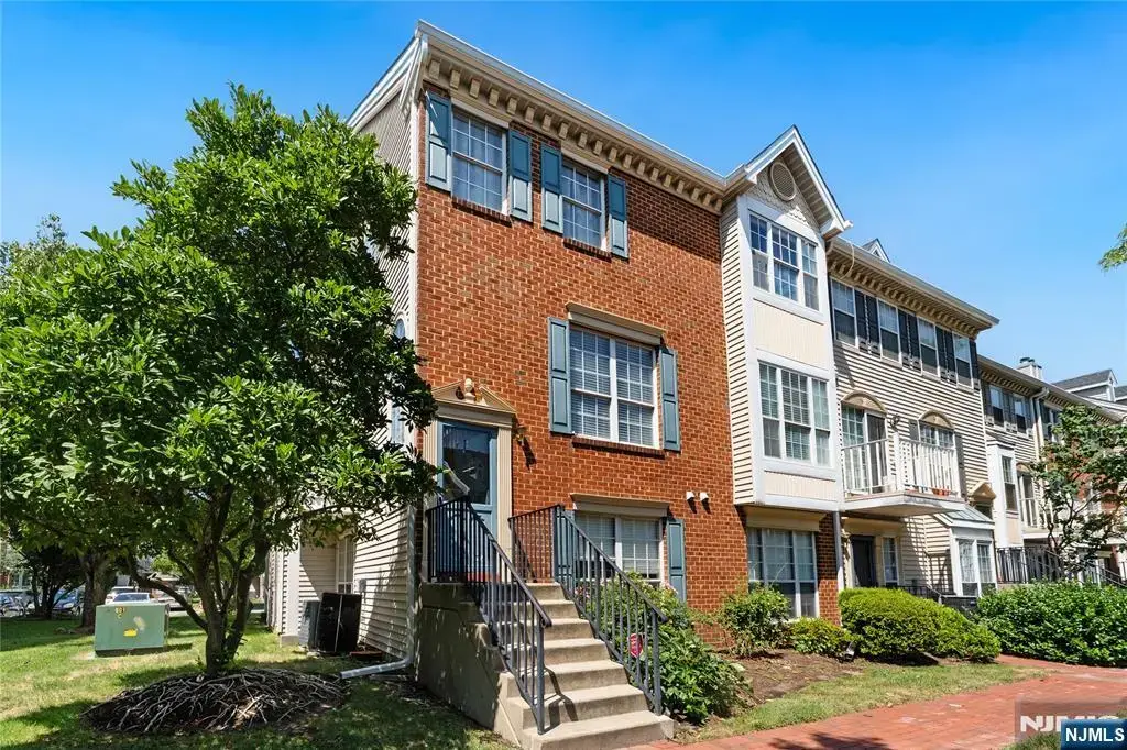 25 Holly Street, Jersey City