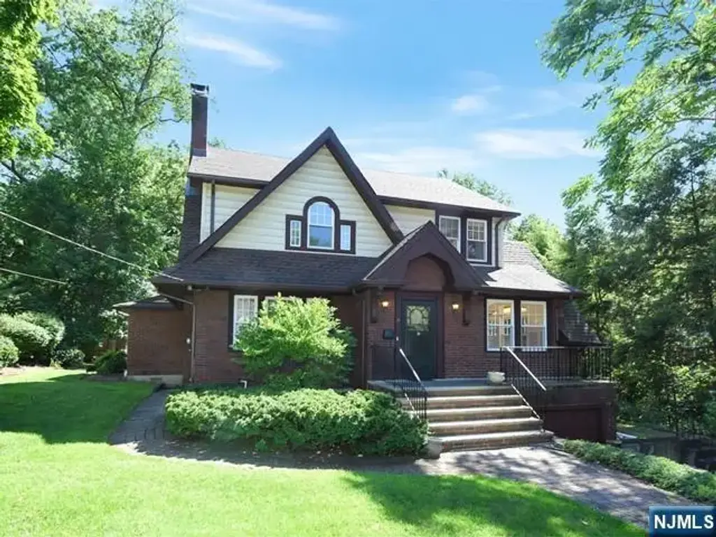 8 Laurel, Tenafly