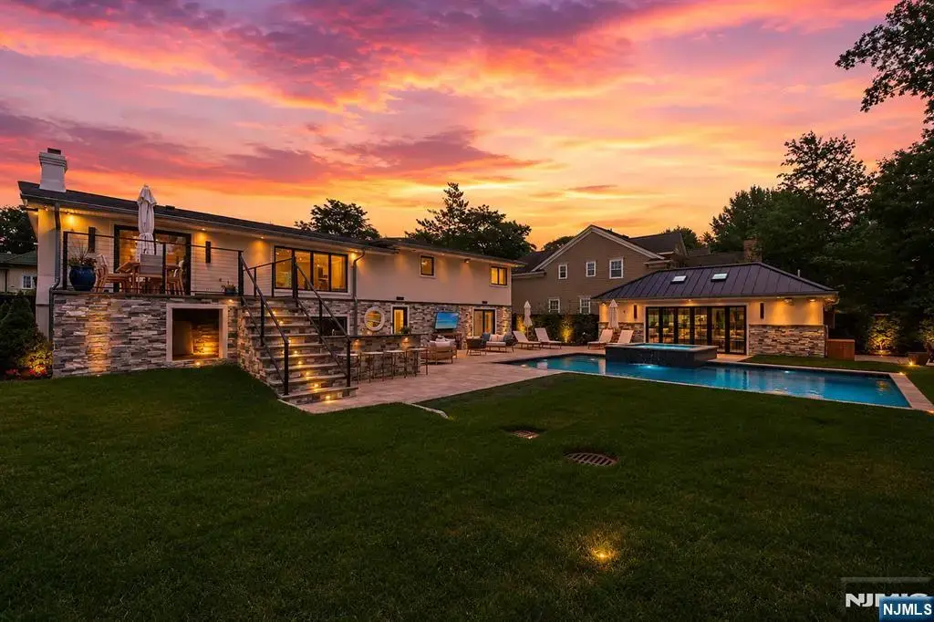 35 Jane Drive, Englewood Cliffs
