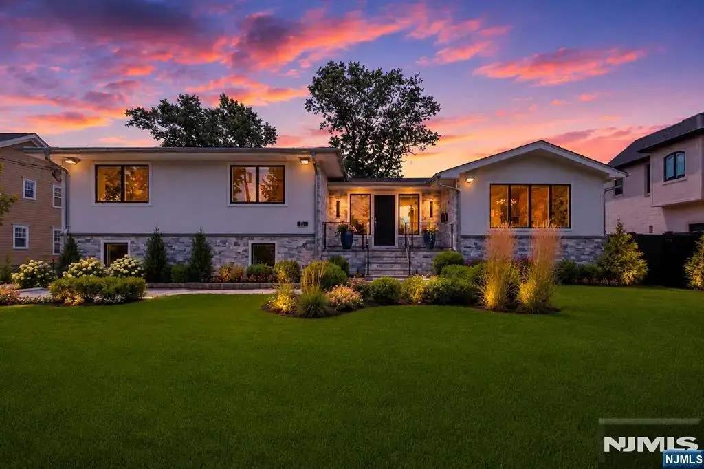 35 Jane Drive, Englewood Cliffs