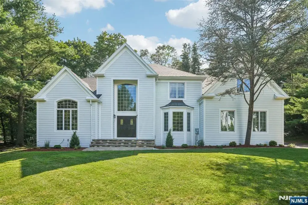 11 Carrington Court, Woodcliff Lake
