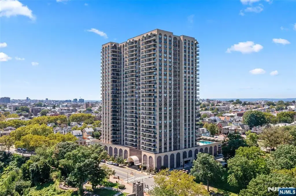 7855 Boulevard East 27h, North Bergen