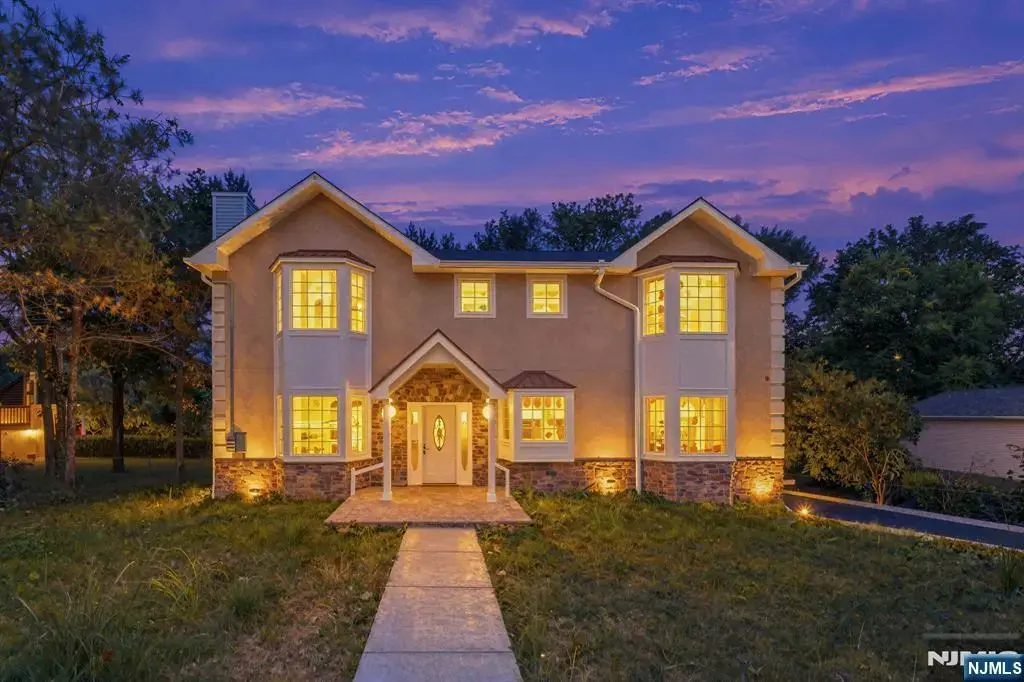 418 East Avenue, Northvale