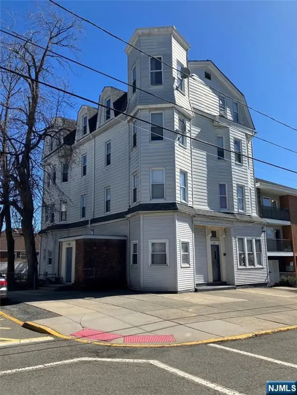152 Oakwood 2b, Cliffside Park