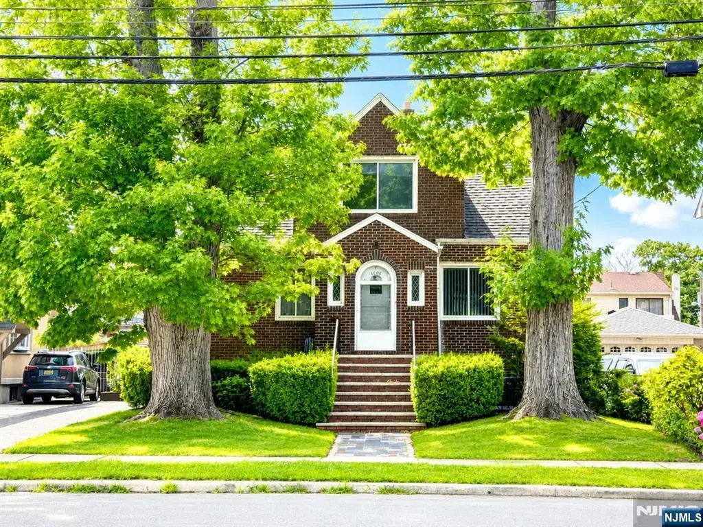 1105 Anderson Avenue, Fort Lee