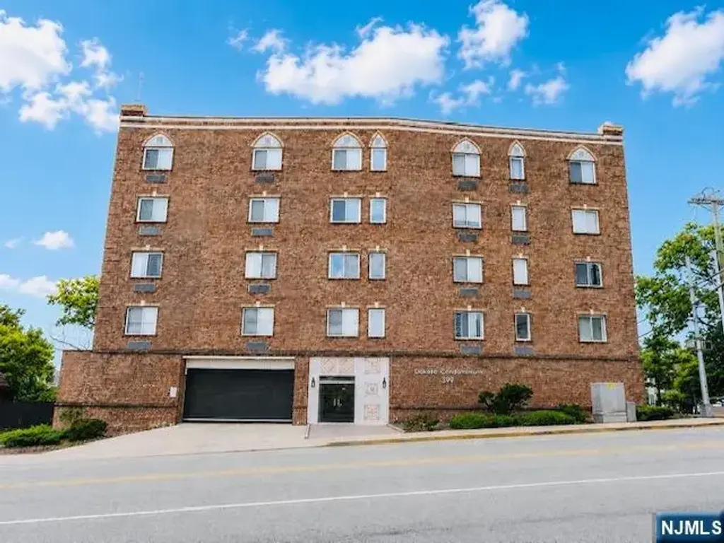 399 11th Street 205, Palisades Park