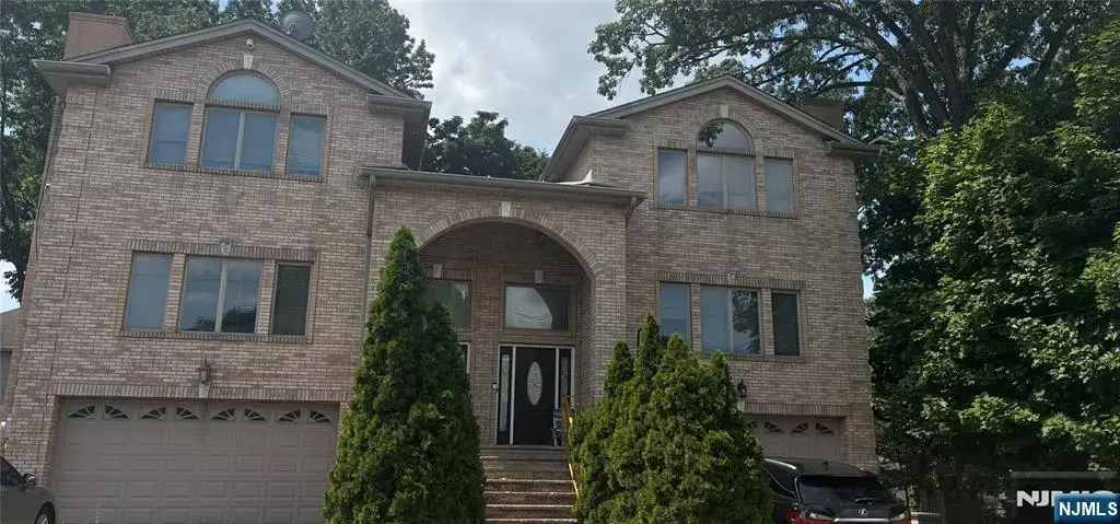 454 Washington A, Cliffside Park