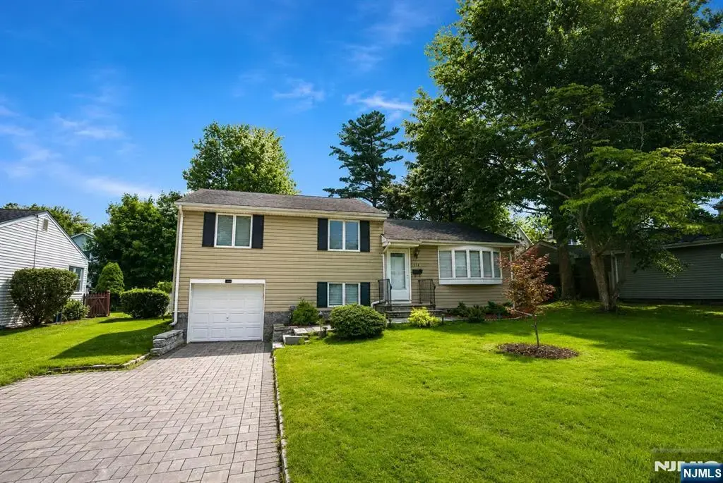 154 Jefferson Avenue, River Edge