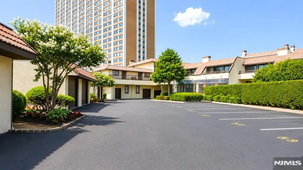 300 Gorge 53, Cliffside Park