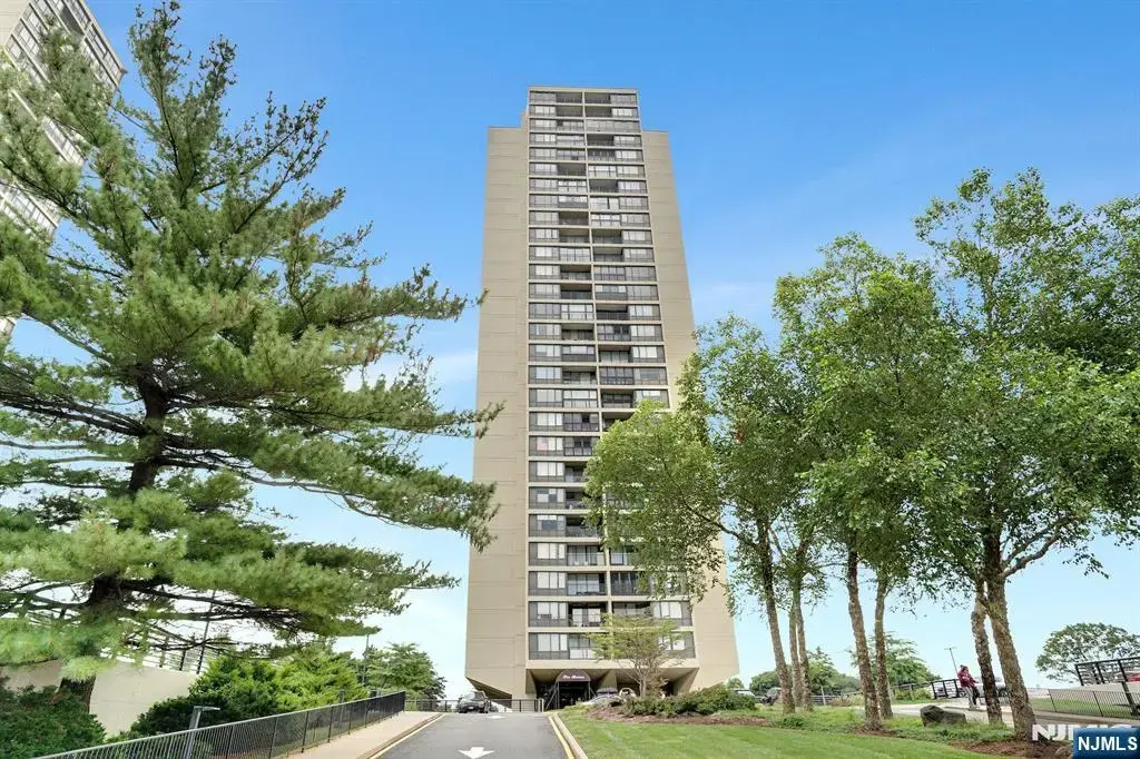 5 Horizon Road 2102, Fort Lee