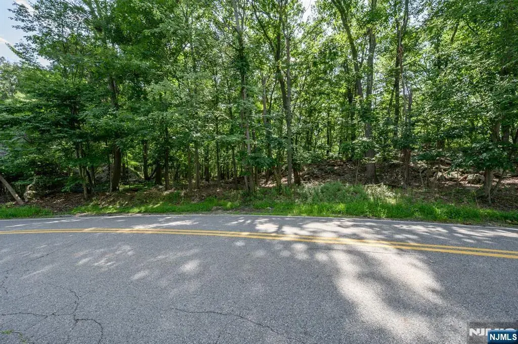 782 Brooklyn Mountain Road, Hopatcong