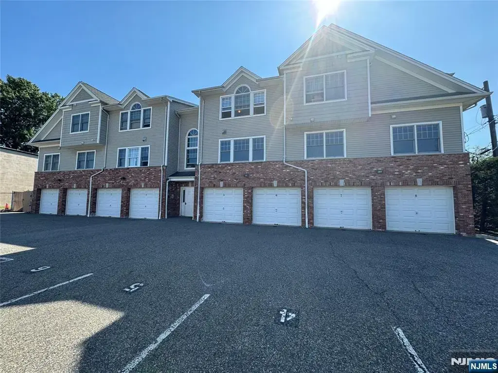 33 Prospect 10, Palisades Park