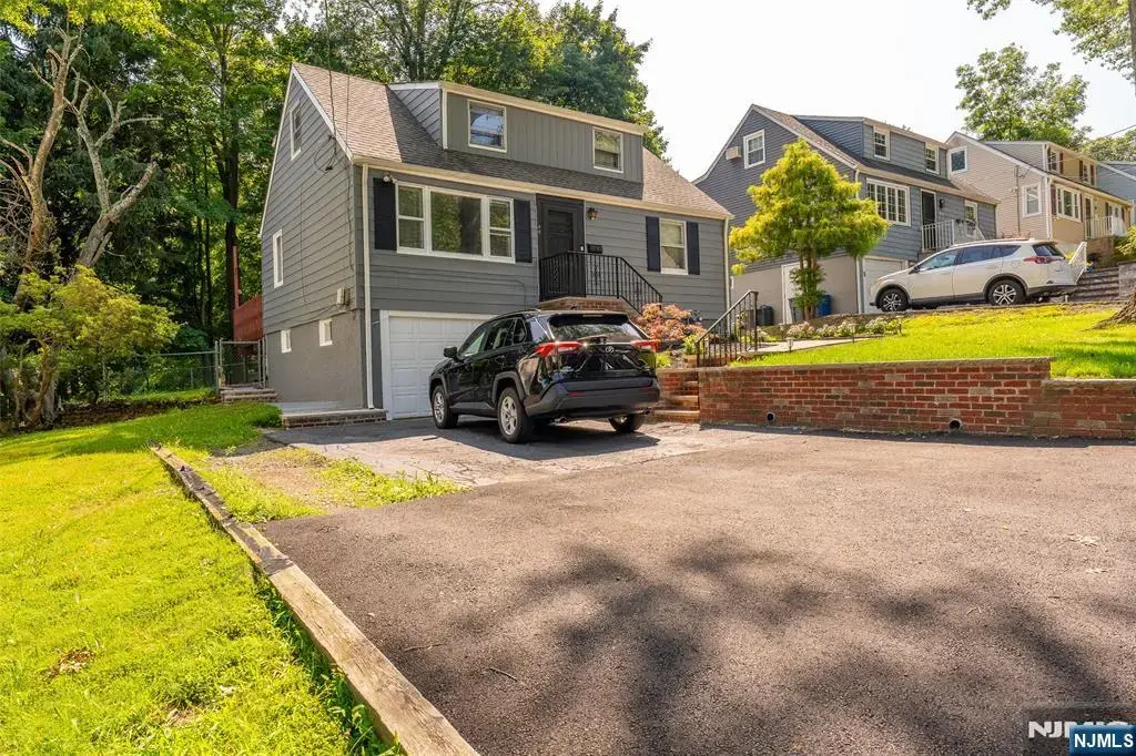 44 Sunnyside Road, West Orange